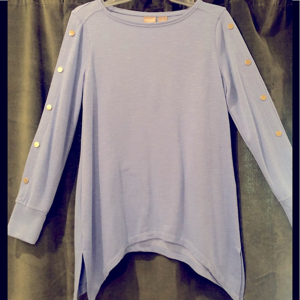 Chico’s Zenergy shark-bite tunic in heathered light blue